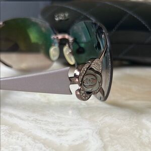 CHANEL Gray Modern Sunglasses Sleek Design